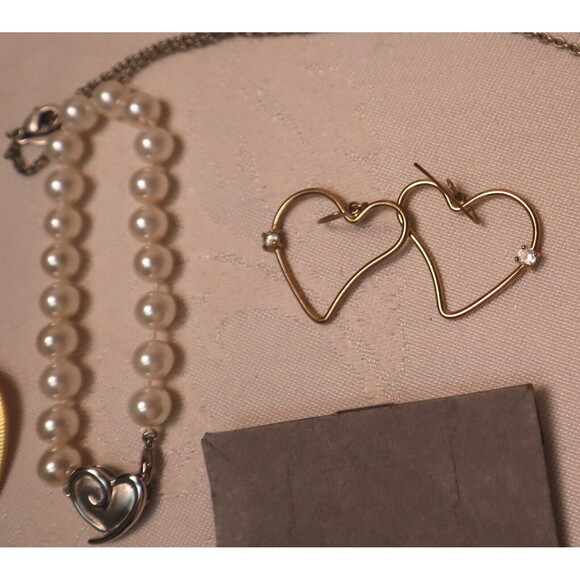 Vintage Heart Jewelry Lot 30 Pc Locket Brooches More - Picture 6 of 11